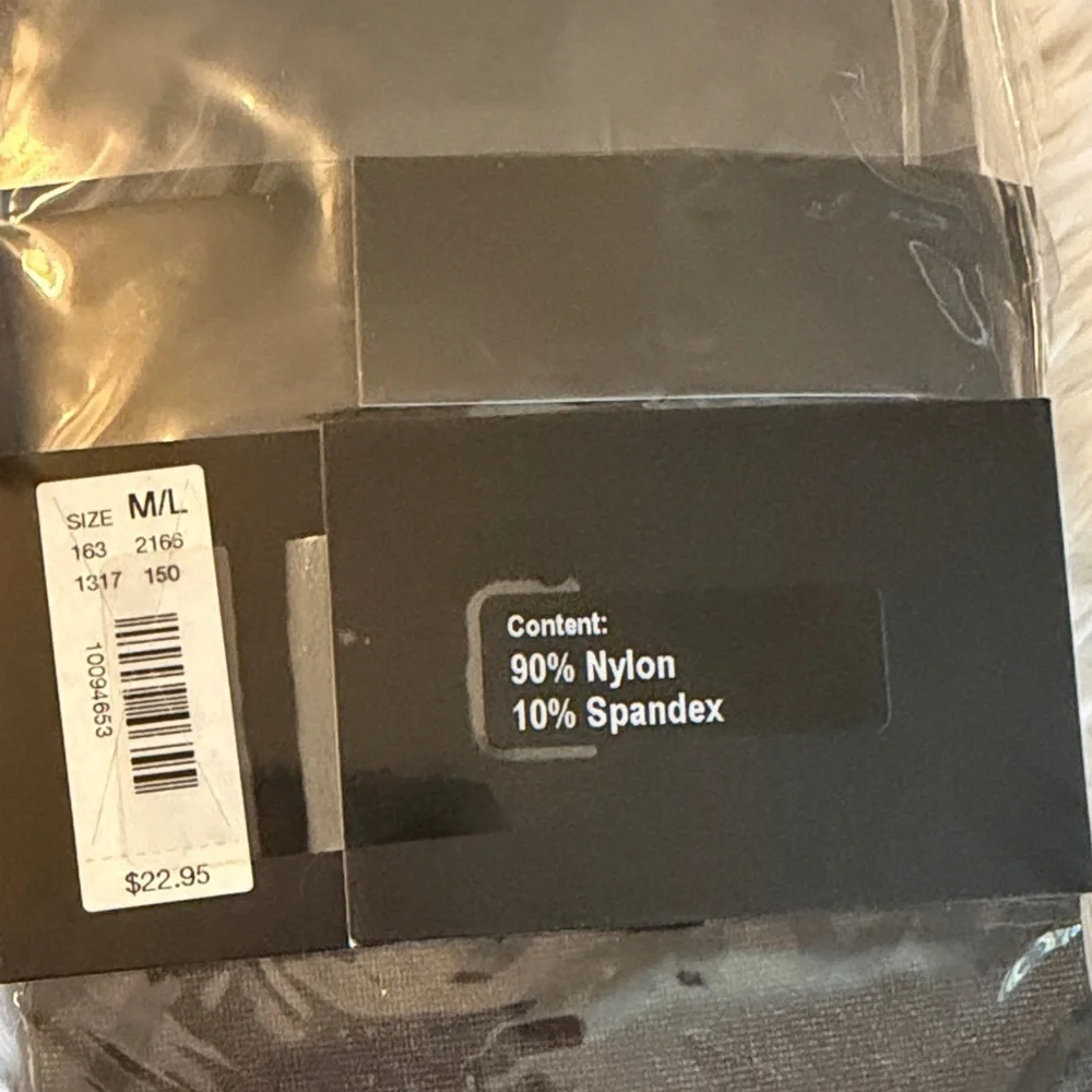 🩷 3/$18 Bundle of 2 LEGGS and the limited Black Microfiber Tights medium